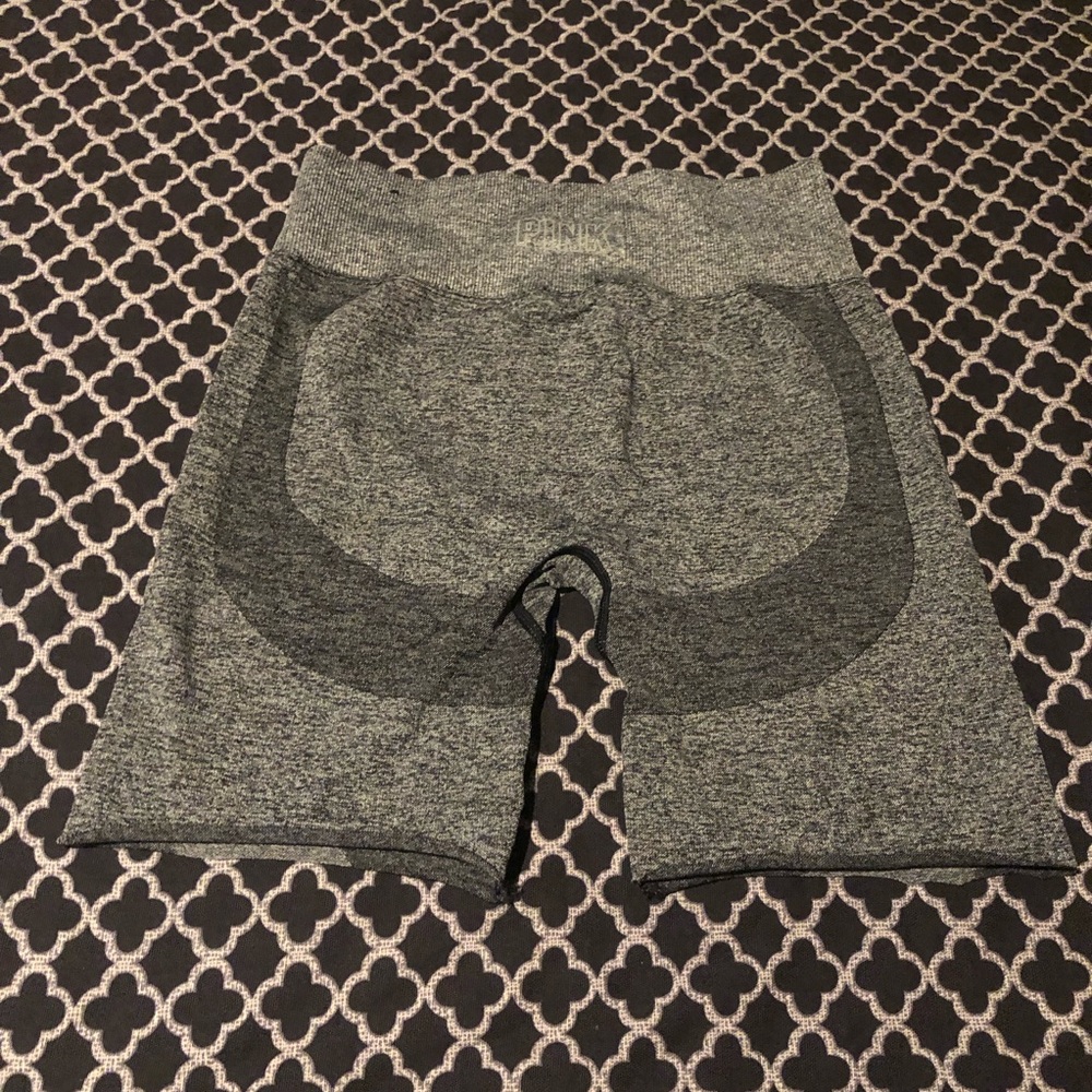 VICTORIA'S SECRET PINK SEAMLESS Active Yoga Gym Workout SHORTS Gray Sz Small K21